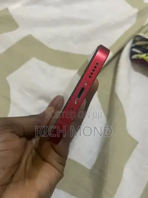 Apple iPhone 13 128 GB Red