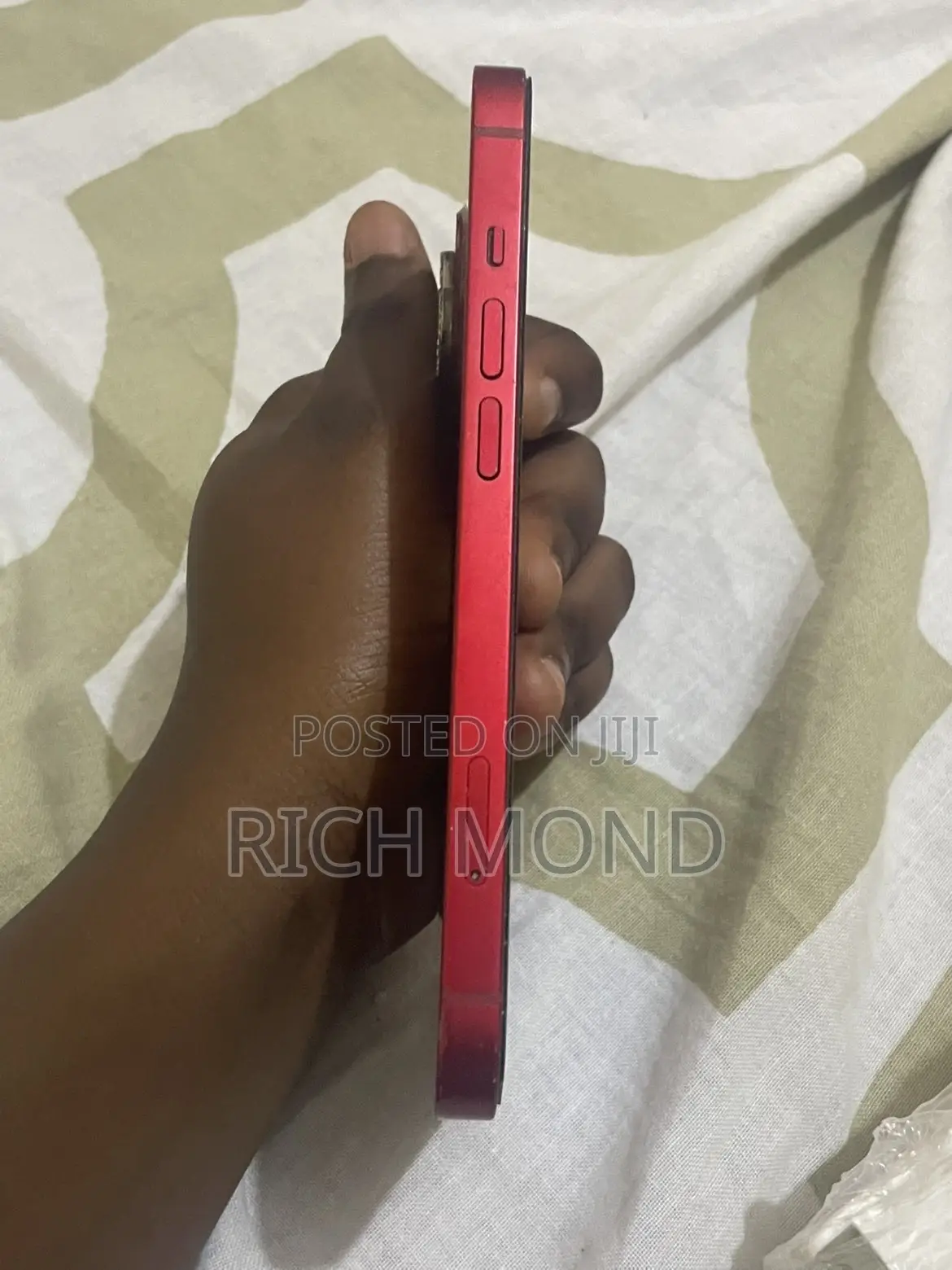 Apple iPhone 13 128 GB Red