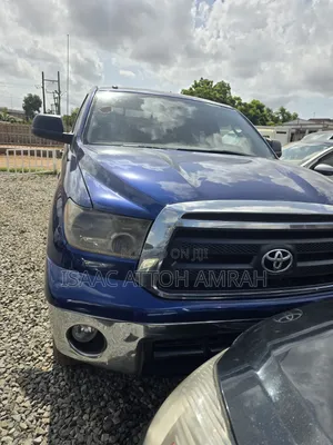 Toyota Tundra CrewMax Limited 5.7L 2011 Blue