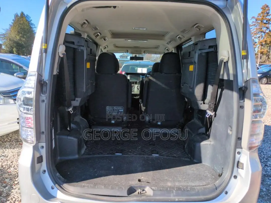Toyota Voxy 2013 White