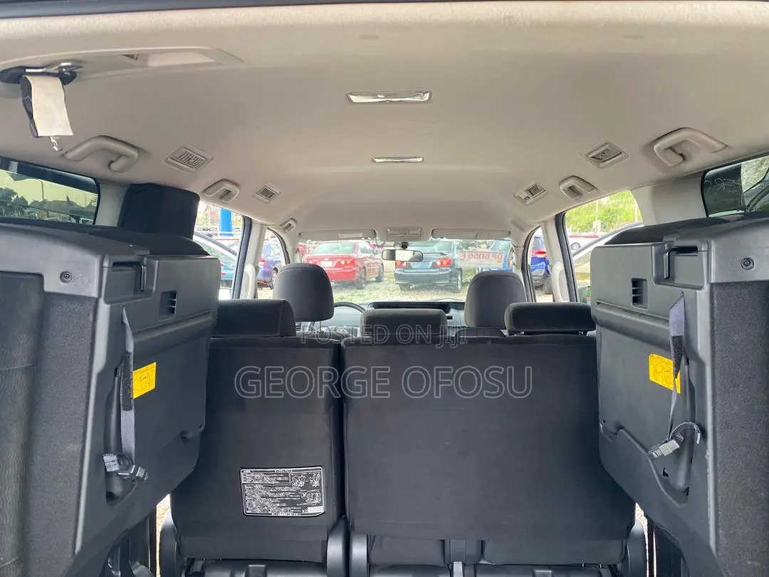 Toyota Voxy 2013 White