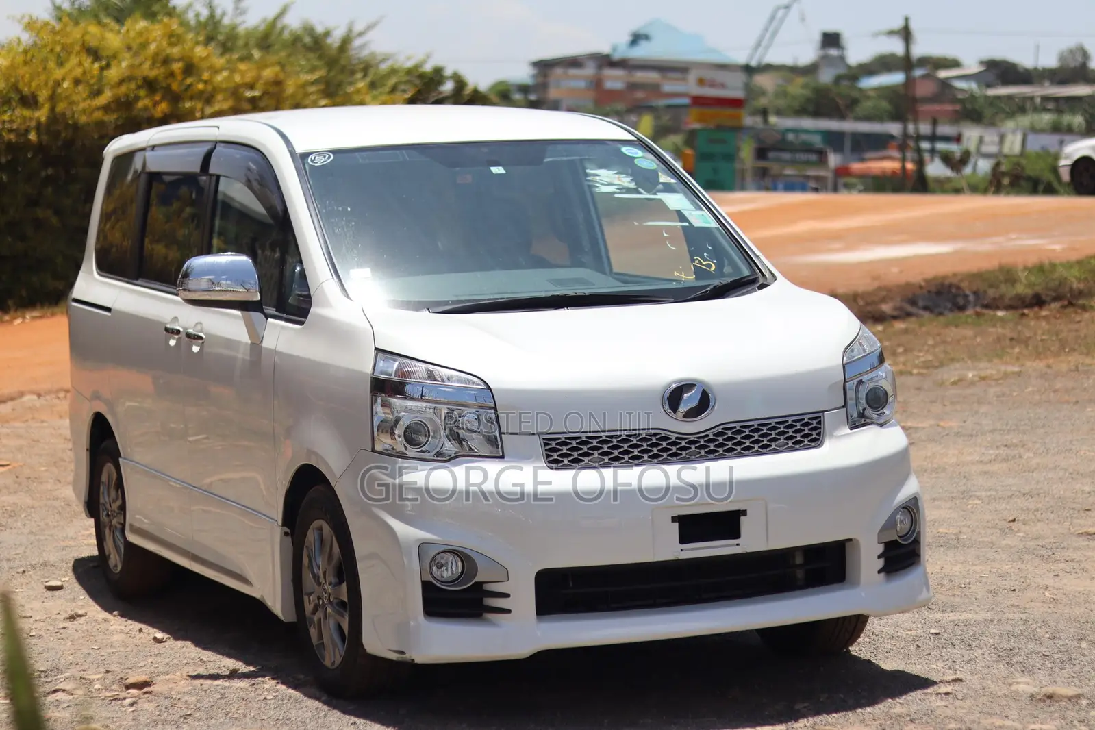 Toyota Voxy 2013 White