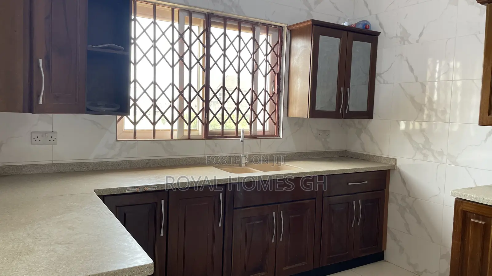 2bdrm Apartment in Royal Homes Gh, East Legon for rent