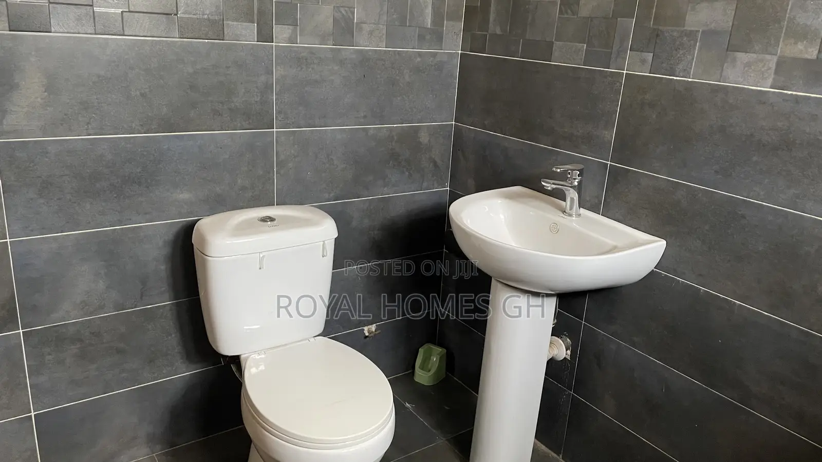 2bdrm Apartment in Royal Homes Gh, East Legon for rent
