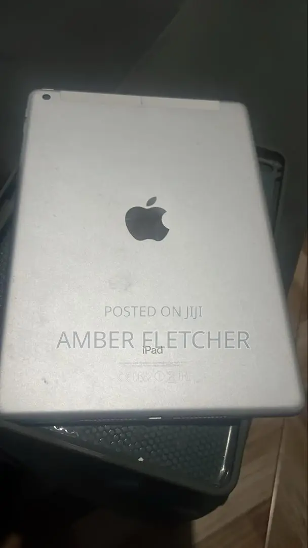 Apple iPad Wi-Fi +3G 128 GB Silver