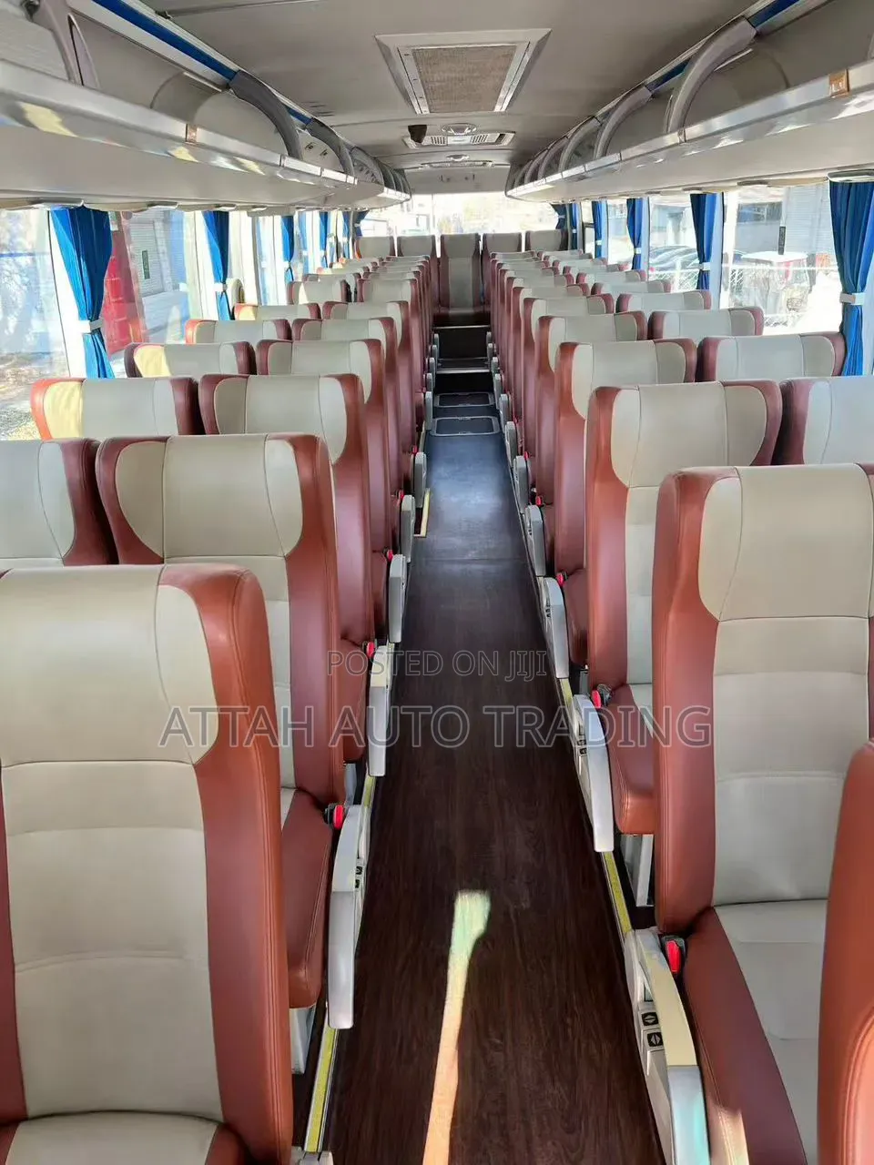 Yutong Sightseeing Bus 2015 Brown