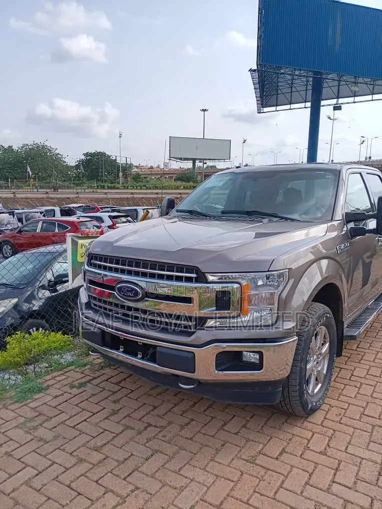 Ford F-150 Lariat 4x4 SuperCab Styleside 6.5 ft. box 145 in. WB 2018