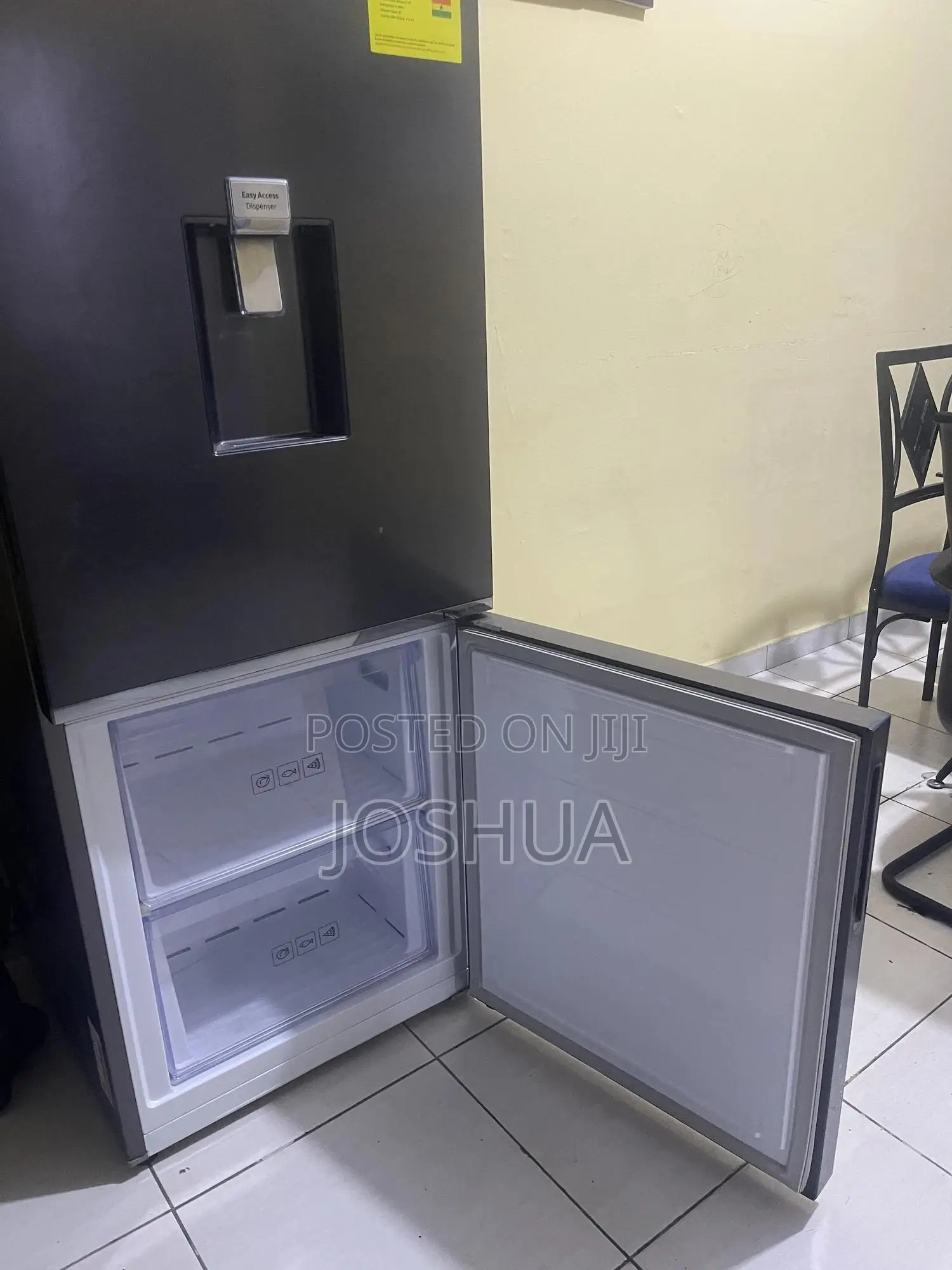 Samsung Fridge New With Easy Access Dispenser