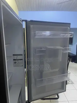 Samsung Fridge New With Easy Access Dispenser