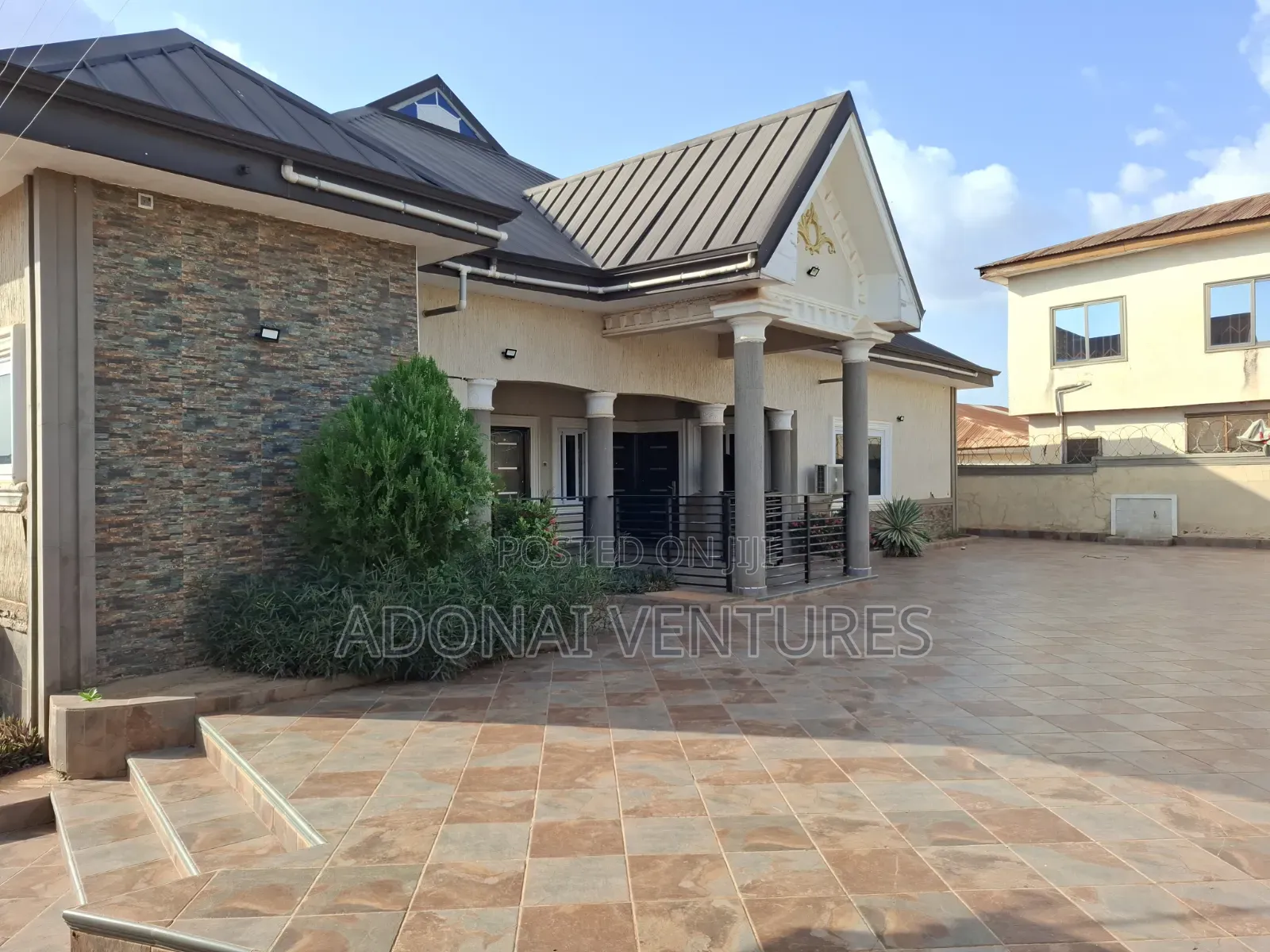2bdrm Apartment in Ahodwo  Sokoban, Kumasi Metropolitan for rent