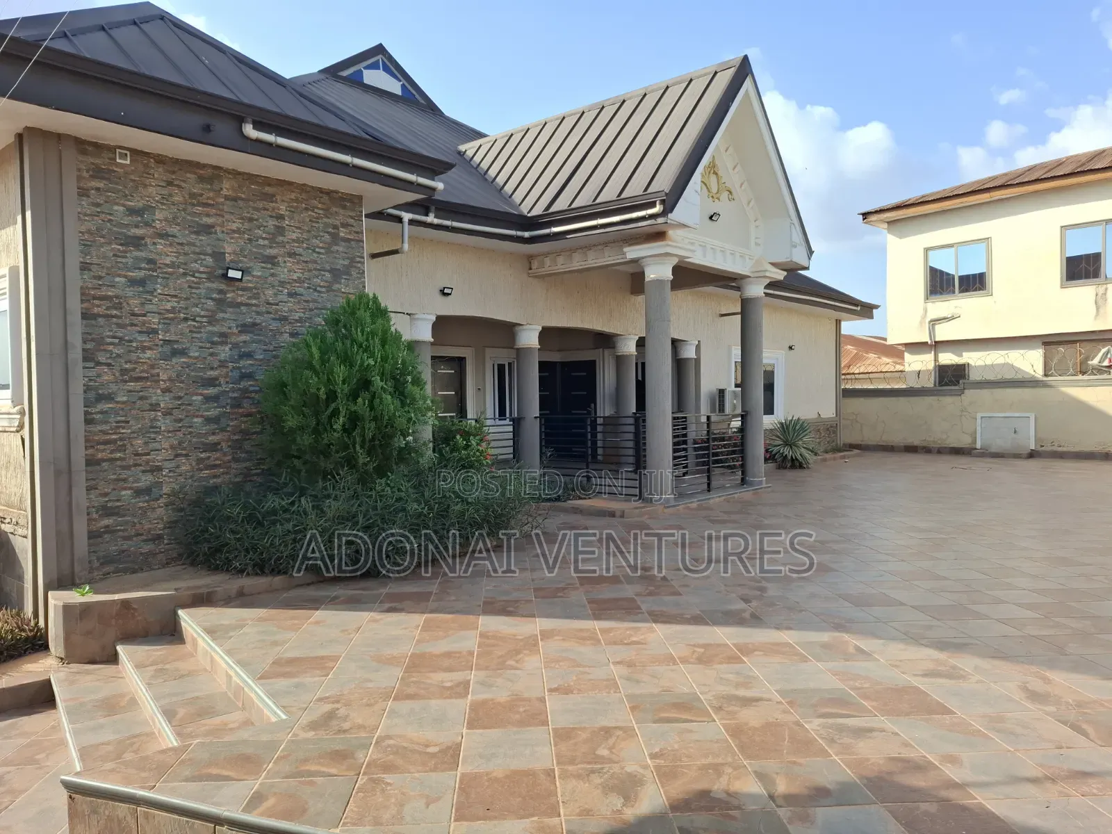 2bdrm Apartment in Ahodwo  Sokoban, Kumasi Metropolitan for rent