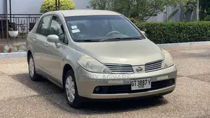 Nissan Tiida 2004 Gold