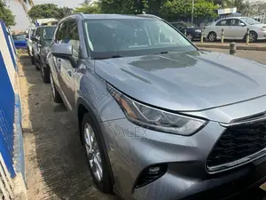 Toyota Highlander XLE AWD 2020 Gray