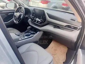 Toyota Highlander XLE AWD 2020 Gray