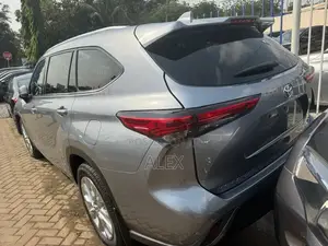 Toyota Highlander XLE AWD 2020 Gray