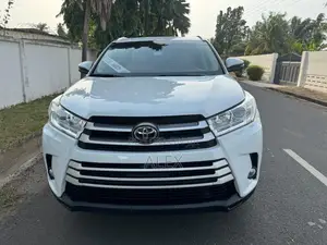 Toyota Highlander Limited 2019 White