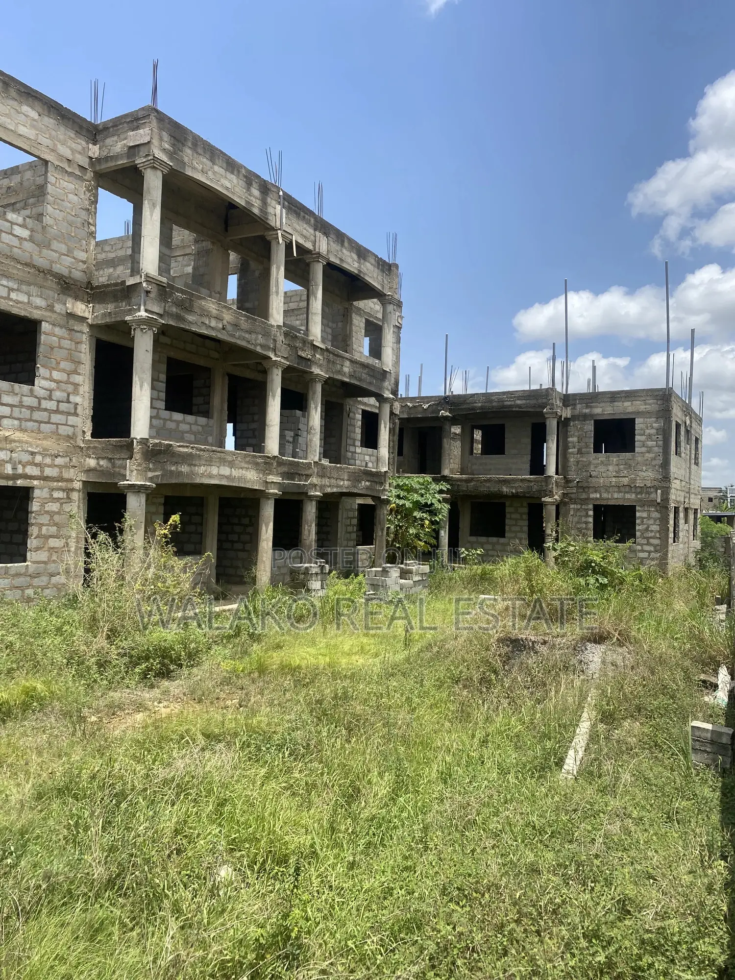 20bdrm Apartment in Ga West Municipal for sale