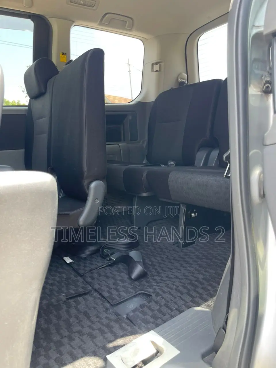 Toyota Voxy 2011 Silver