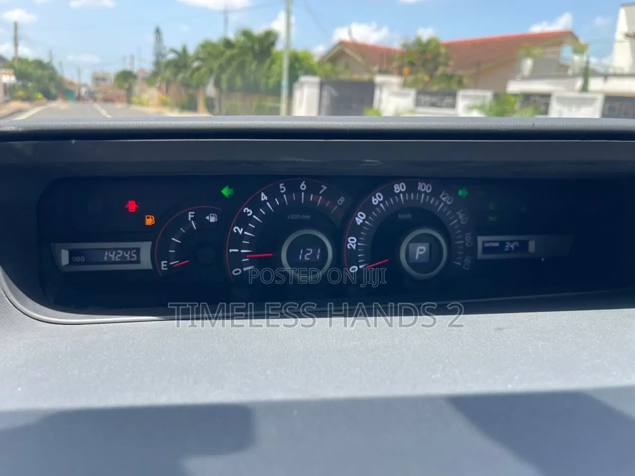 Toyota Voxy 2011 Silver