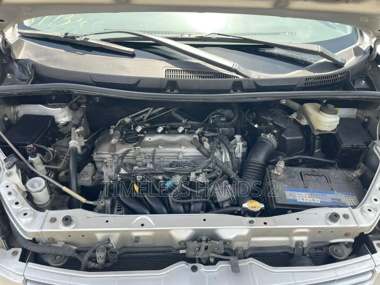 Toyota Voxy 2011 Silver
