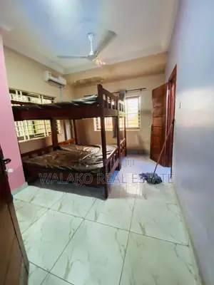 4bdrm House in Lapaz for rent