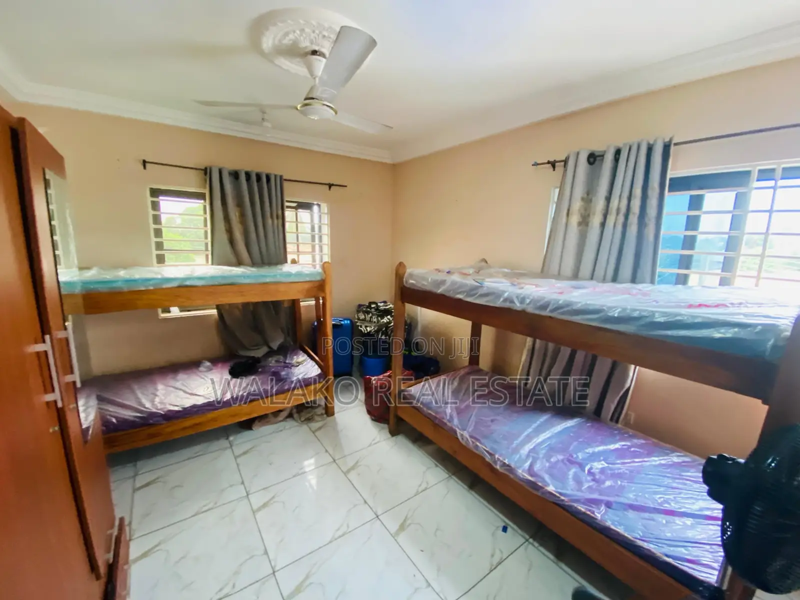 4bdrm House in Lapaz for rent