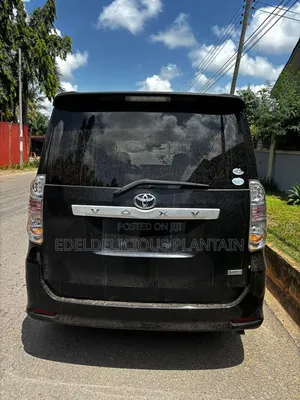 Toyota Voxy 2010 Black