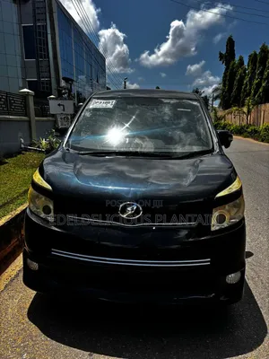 Toyota Voxy 2010 Black