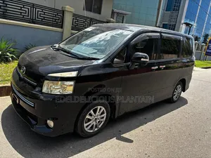 Toyota Voxy 2010 Black