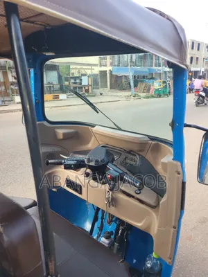 Bajaj RE 2025 Blue