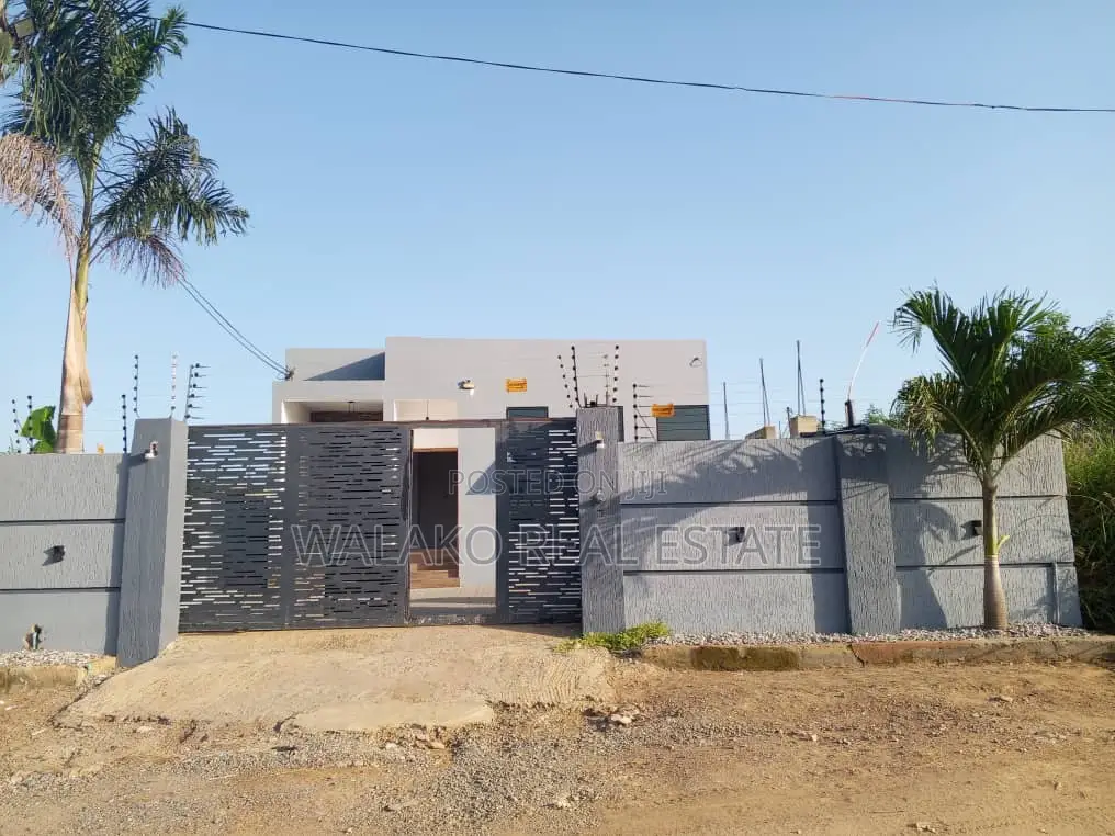3bdrm House in Ablekuma for sale
