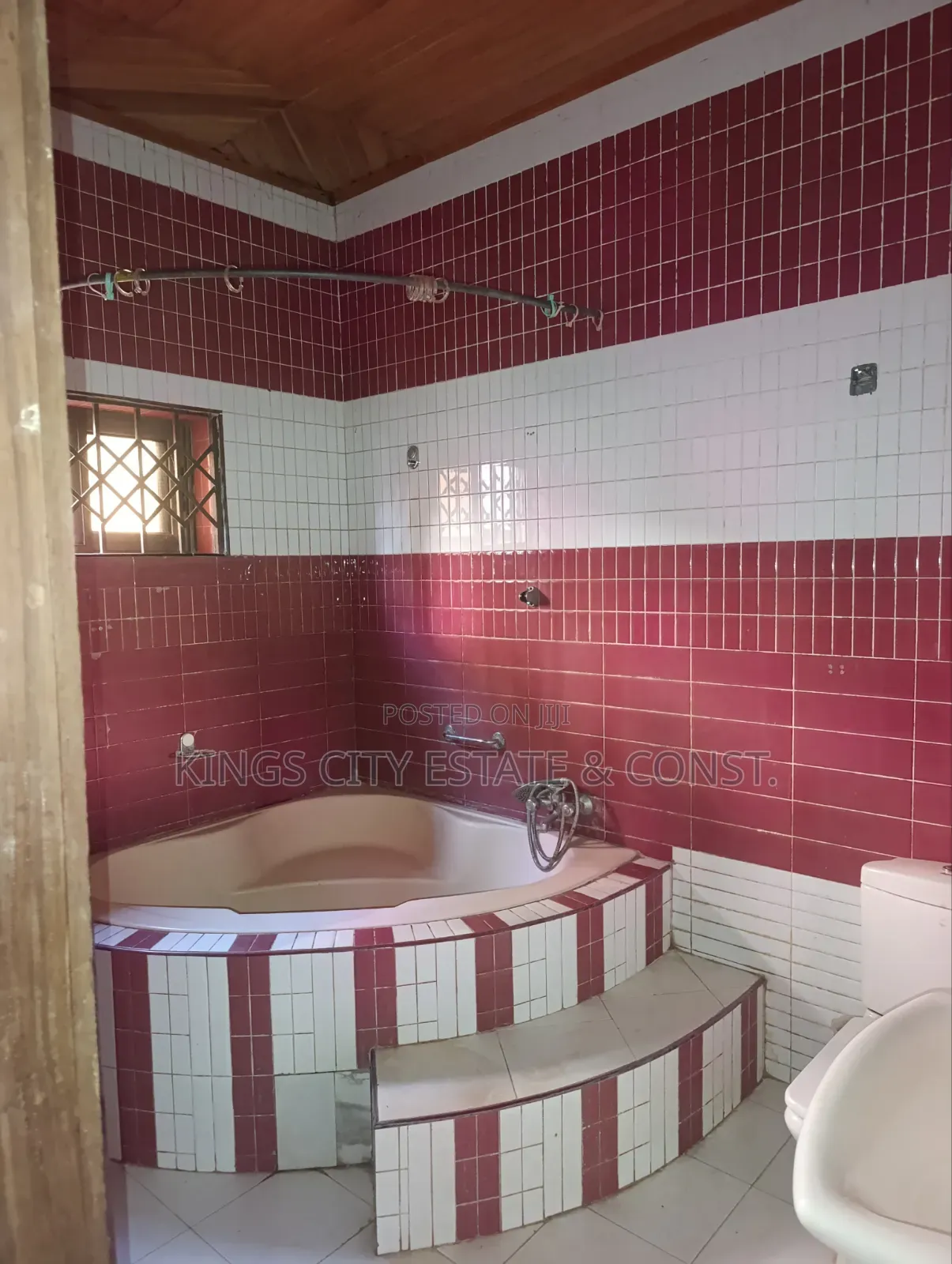 3bdrm Apartment in Whitehouse, Pokuase for rent