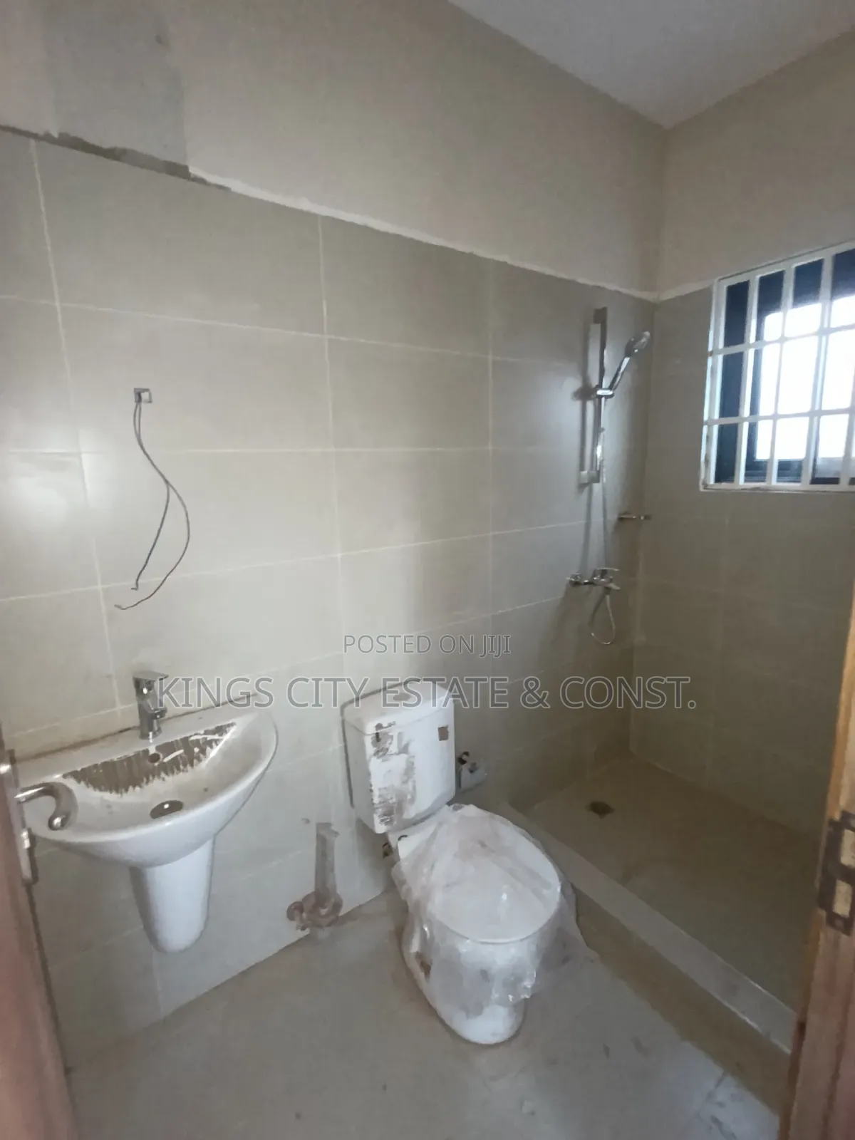 3bdrm Apartment in Whitehouse, Pokuase for rent