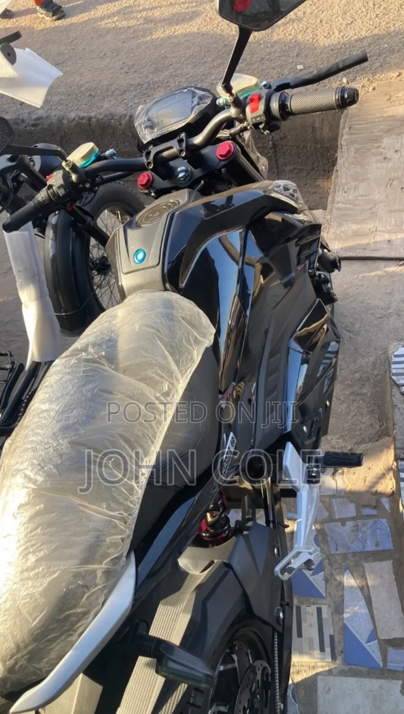 New Yamaha 2025 Black