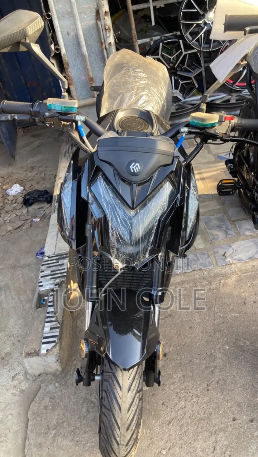 New Yamaha 2025 Black