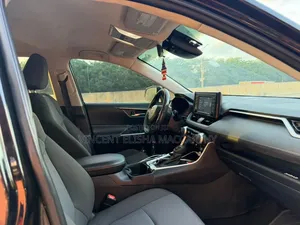 Toyota RAV4 2022 Black