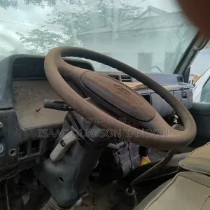 Hyundai Mighty 1