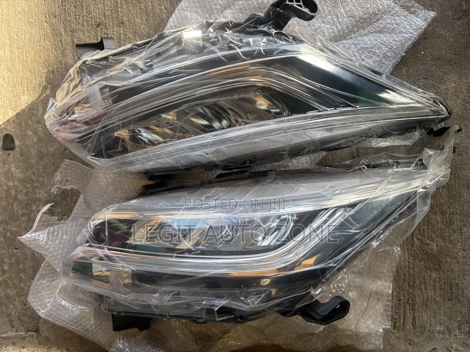 Toyota Rush 2017,2018,2019,2020, Headlight Available