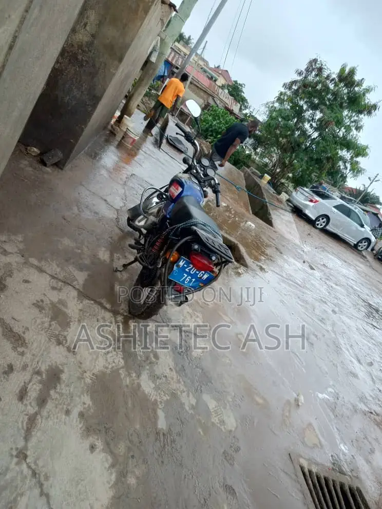 Bajaj Boxer 125 2020 Blue