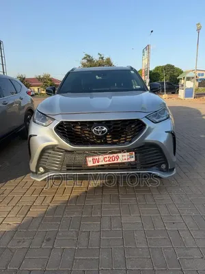 Toyota Highlander XSE 2022 Silver