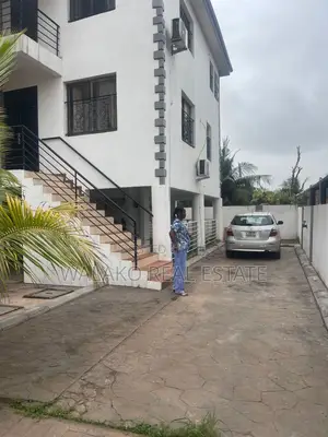 6bdrm House in Ofankor for sale