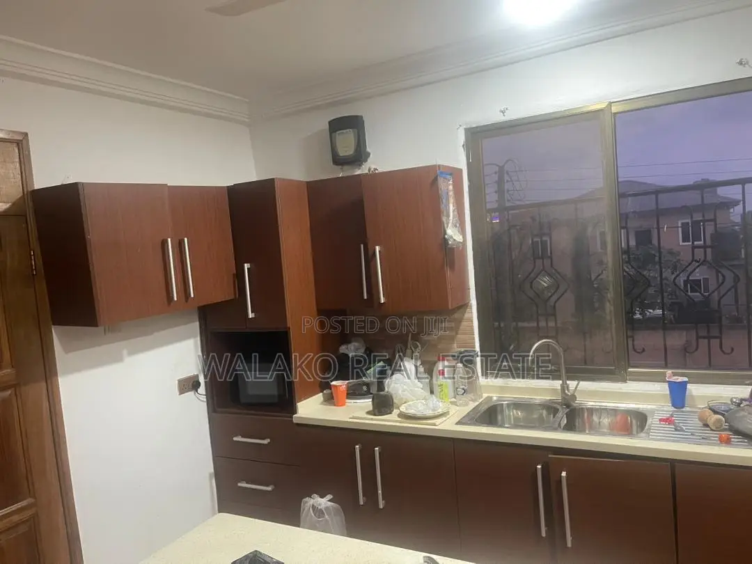 6bdrm House in Ofankor for sale