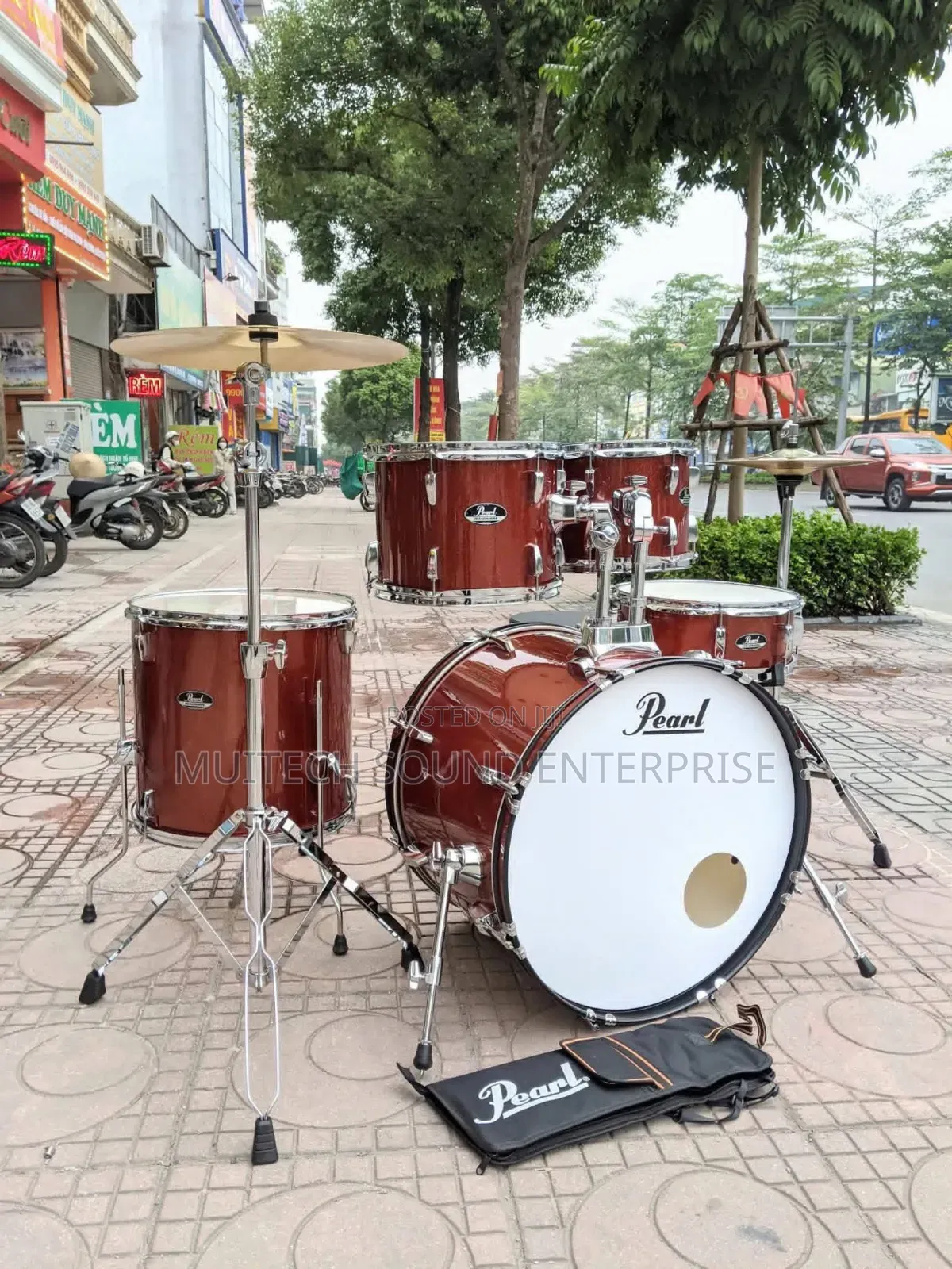 Pearl Drums Set 5pcs