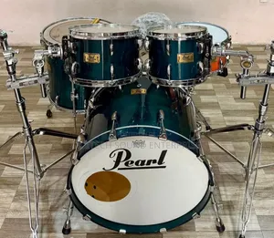 Pearl Drums Set 5pcs