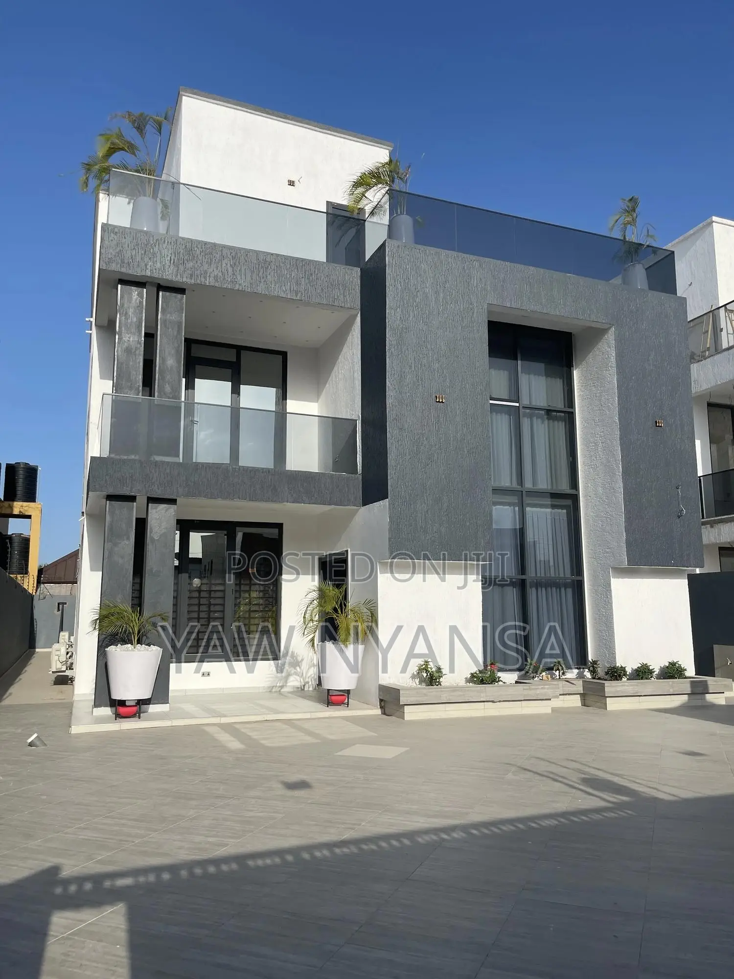 6bdrm Duplex in Bn Estate, Accra Metropolitan for sale
