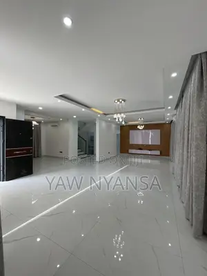 6bdrm Duplex in Bn Estate, Accra Metropolitan for sale