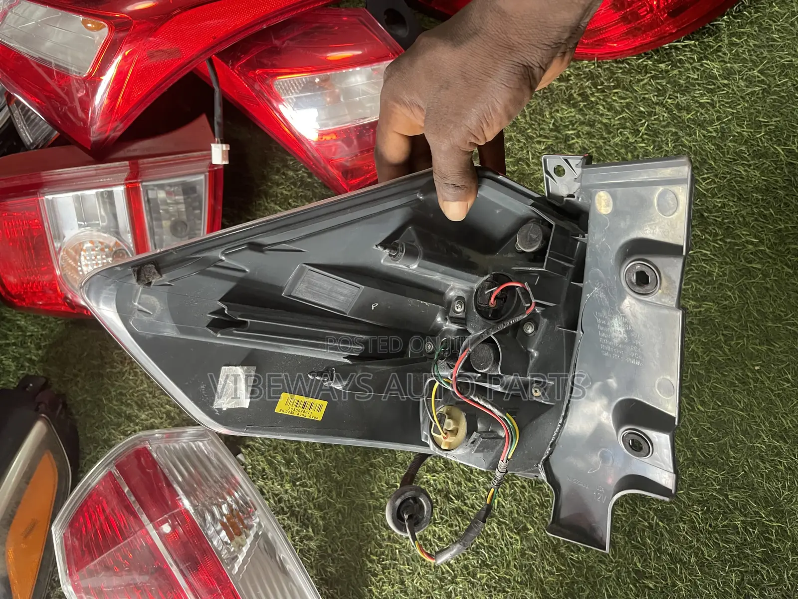 Nissan Rogue 2014-2015-2016 Taillight Original Pair