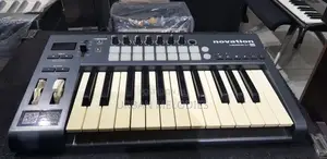 Novation Launch Key 26 Midi Keyboard