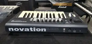 Novation Launch Key 26 Midi Keyboard