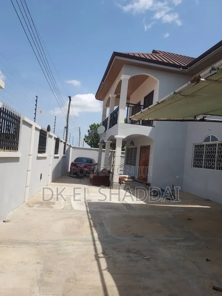 3bdrm Apartment in Pokuase for rent